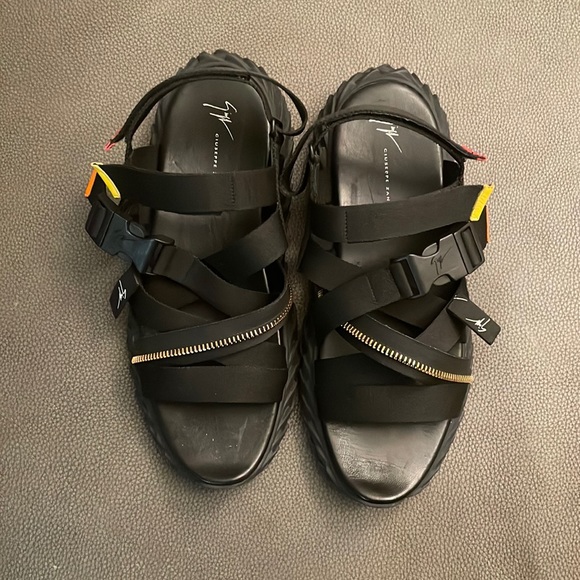Giuseppe Zanotti Other - Guissepe Zanotti zipper sandal